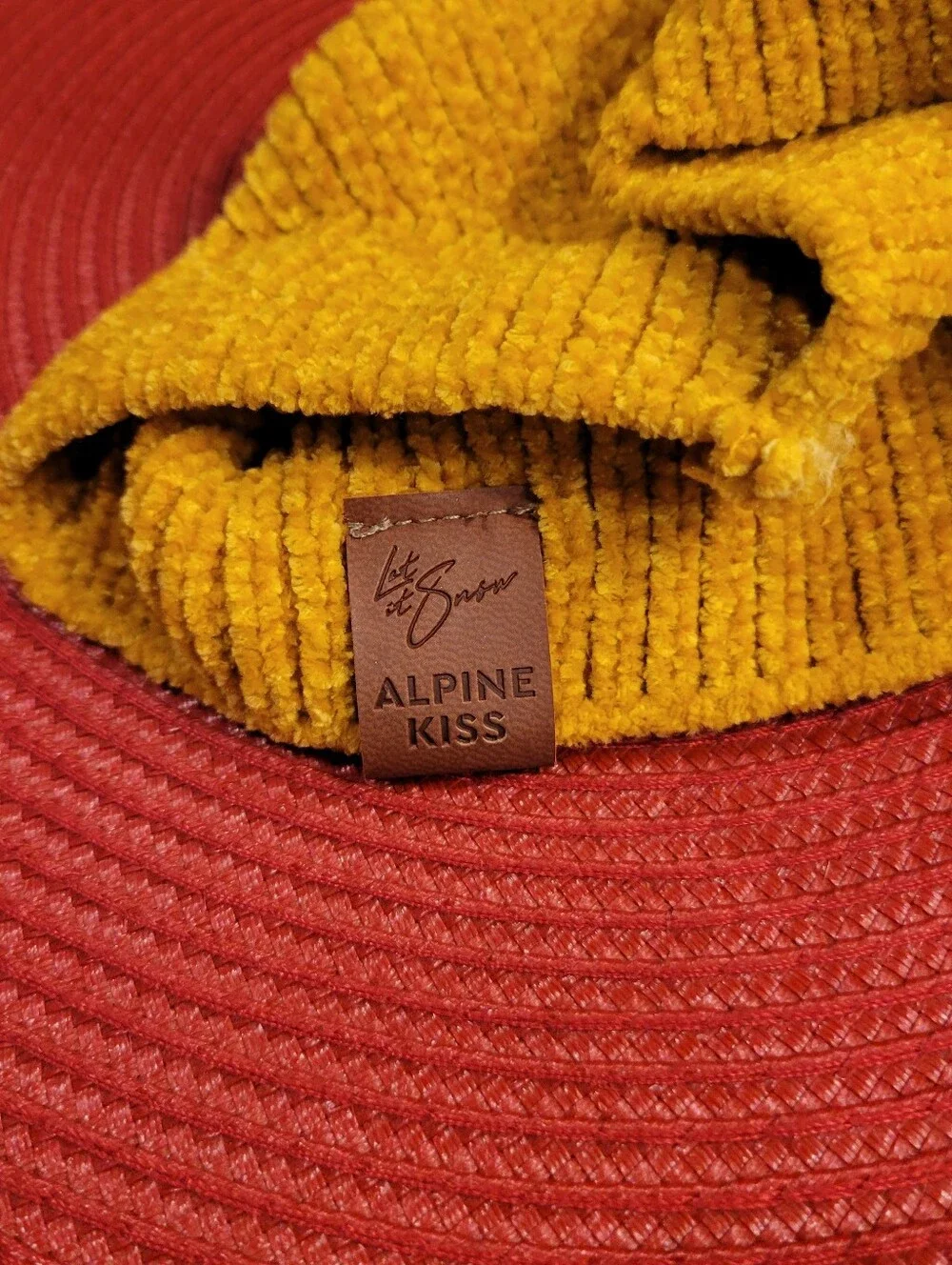 ⏺️EUC~ Alpine Kiss  Kids Yellow Pom-Pom Knit Beanie